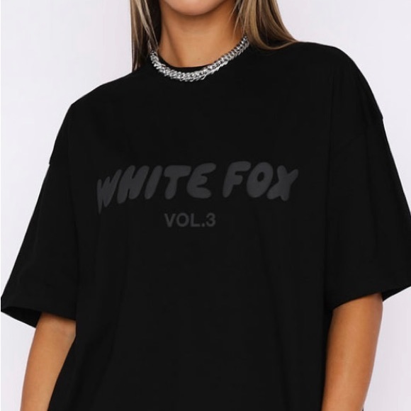 Lot of 2 Brand New White Fox Boutique T-shirts! Authentic and BNWT! Sm/Med - Picture 1 of 2